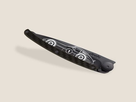 Deejo 37g, Carbon fiber / Racing car